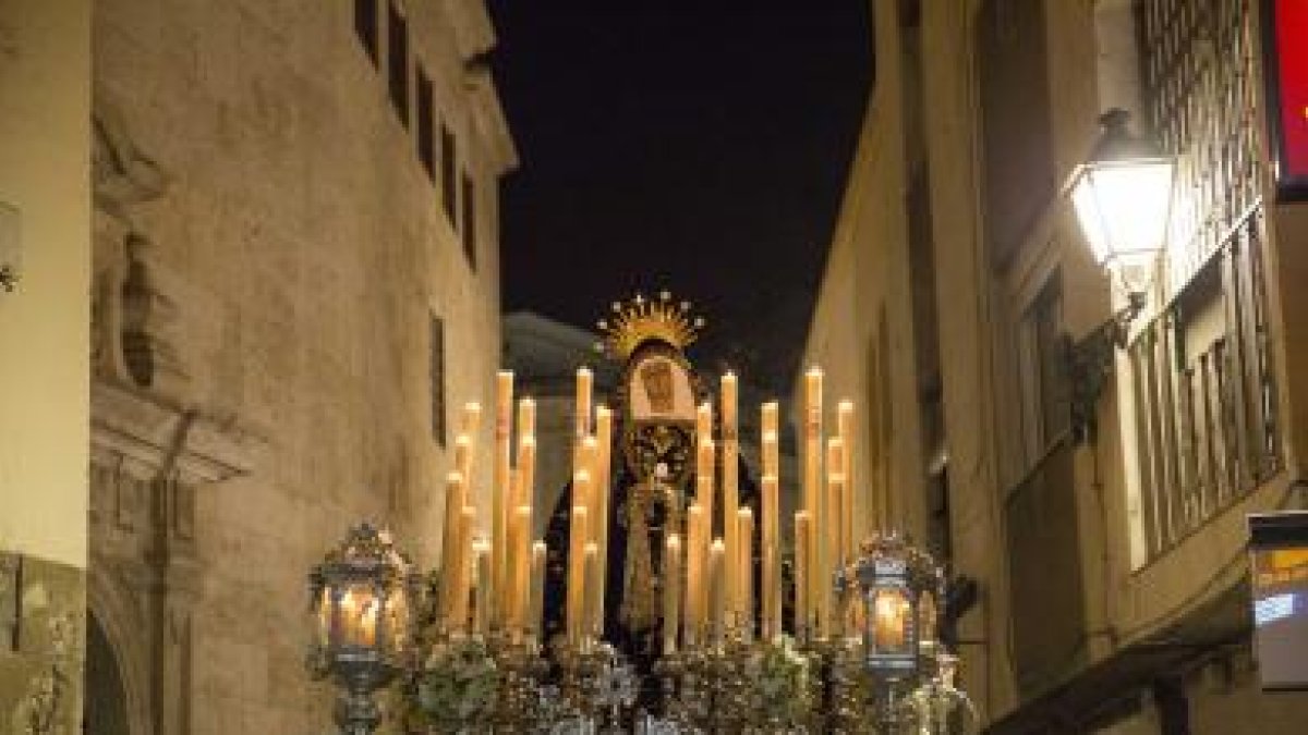 La Virgen de la Soledad volvió a despertar gran expectación entre los fieles.