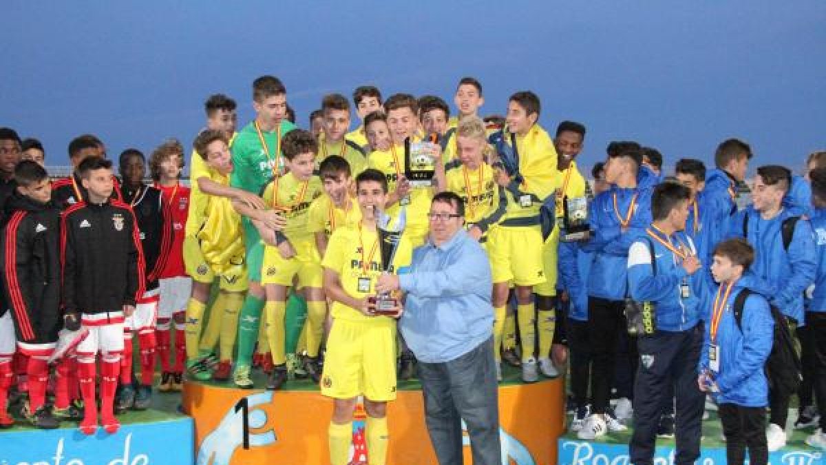 Rubí con el campeón Villarreal.