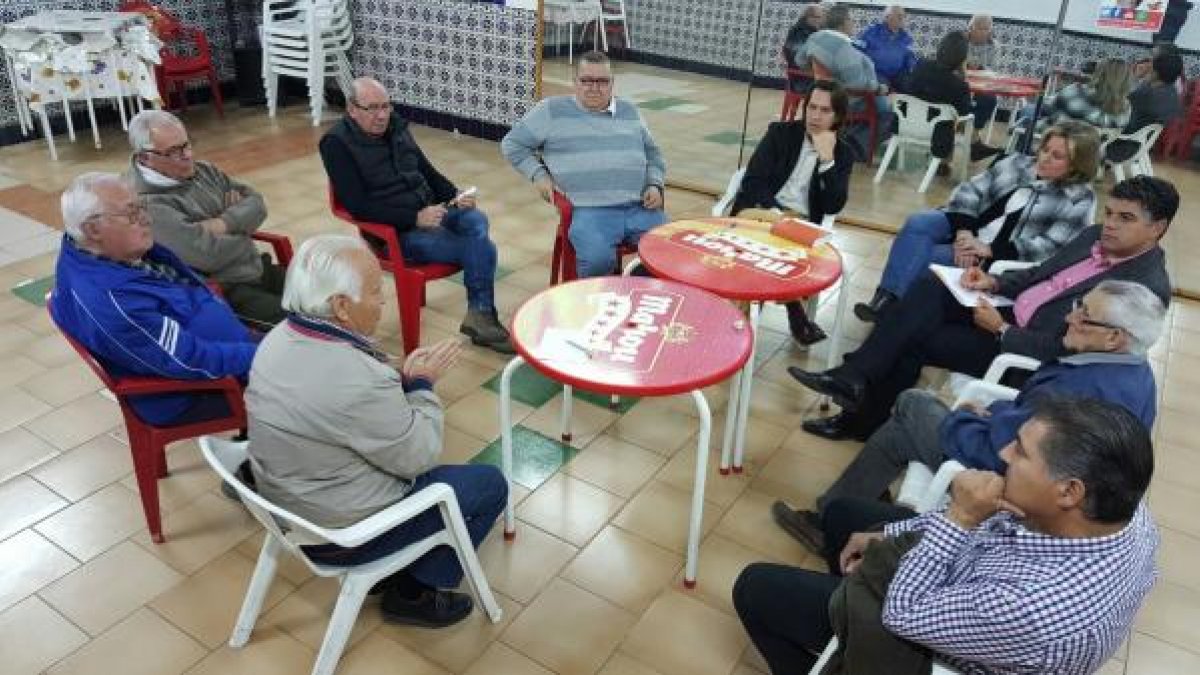 Reunión de los representantes de los feriantes y de Ciudadanos