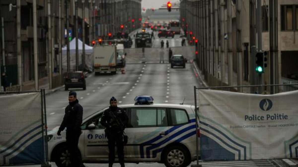 Imagen de una Bruselas tomada por la policía.