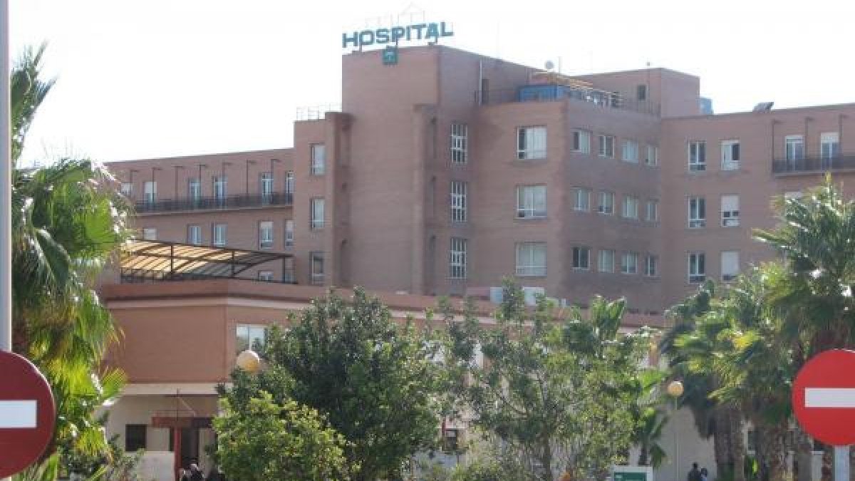 Vista exterior del Hospital de Poniente en El Ejido.