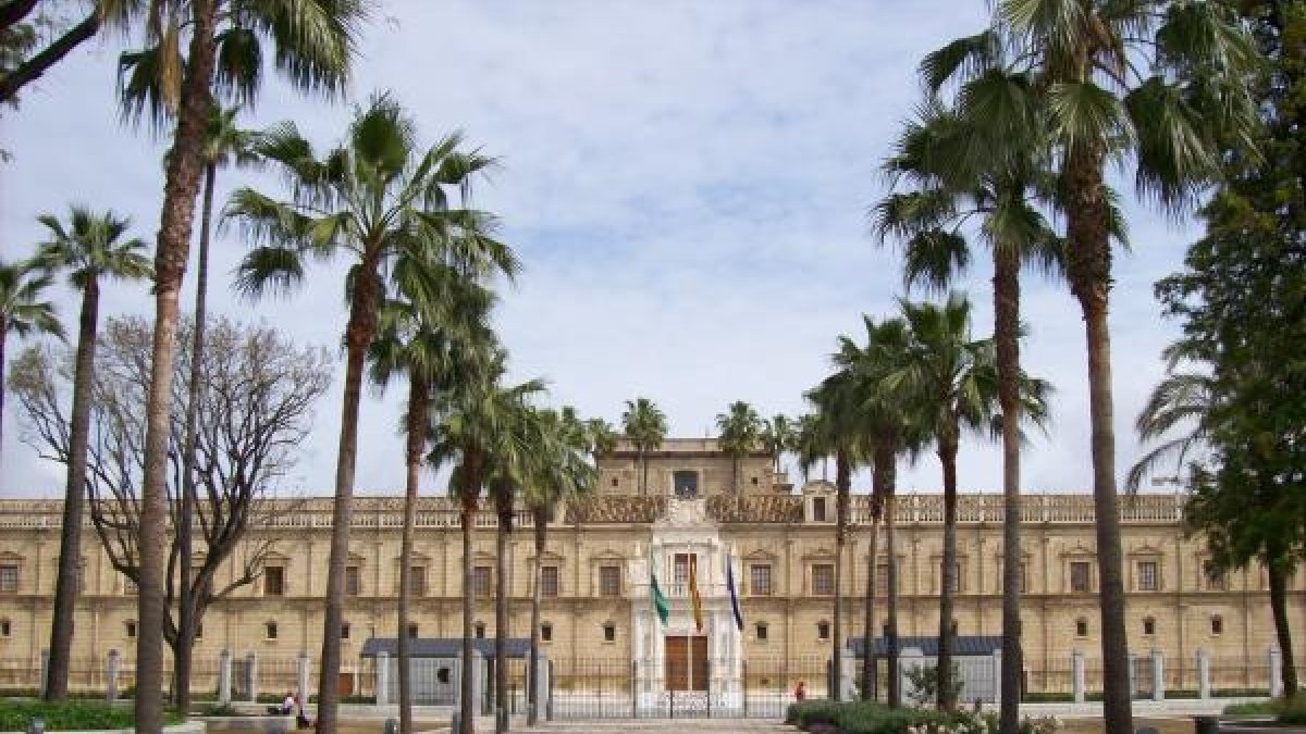 Vista exterior del Hospital de las Cinco Llagas de Sevilla, sede del Parlamento de Andalucía.