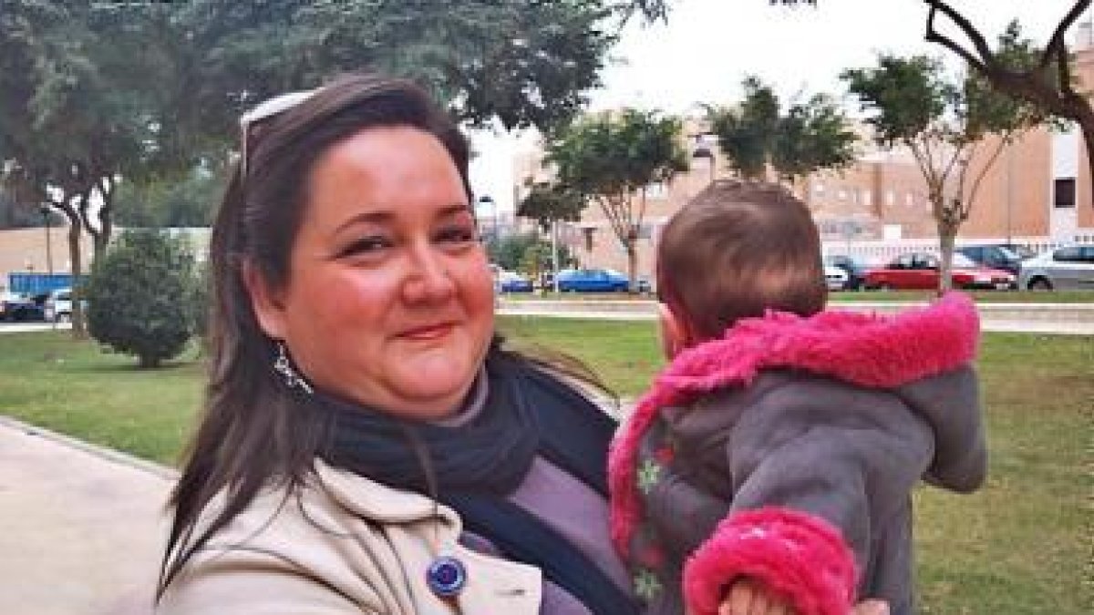 Estrella Cara Suárez es mamá de acogida y preside la Asociación de Familias Acogedoras de Almería.
