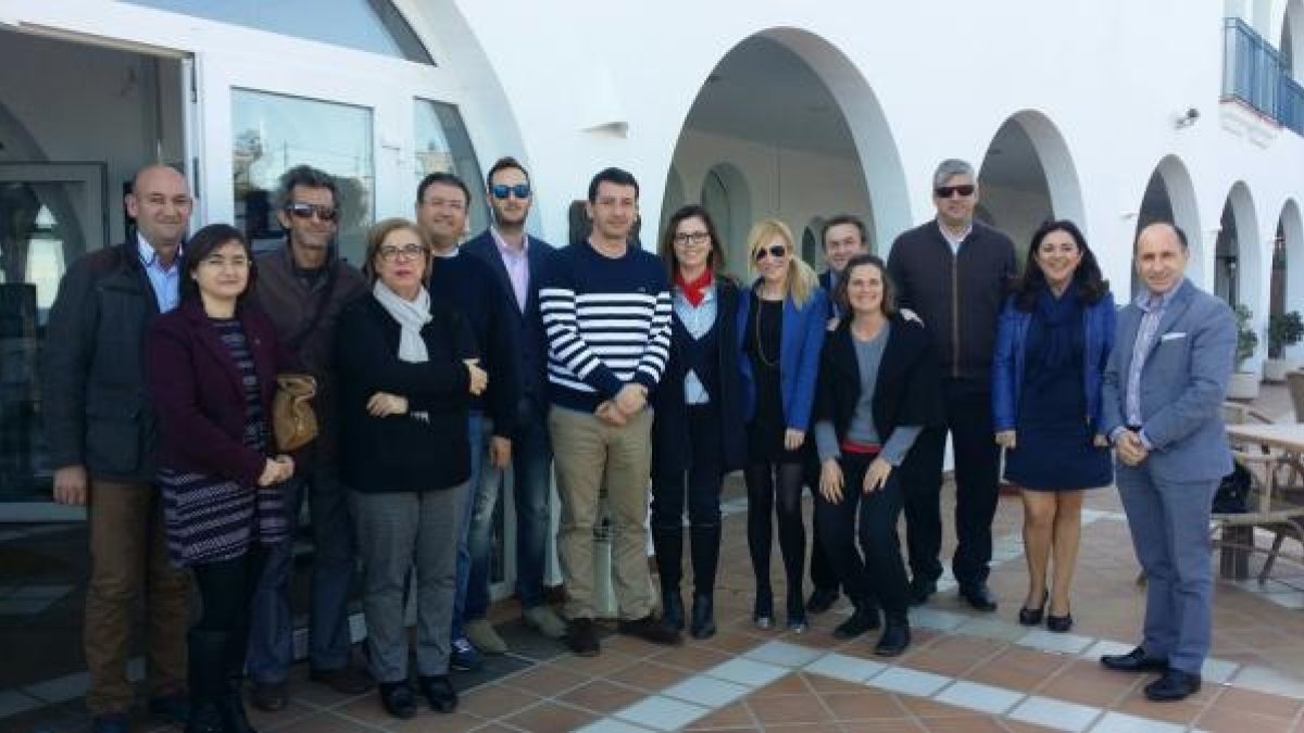 Empresarios del sector turístico tras la reunión mantenida con el concejal Emmanuel Agüero.