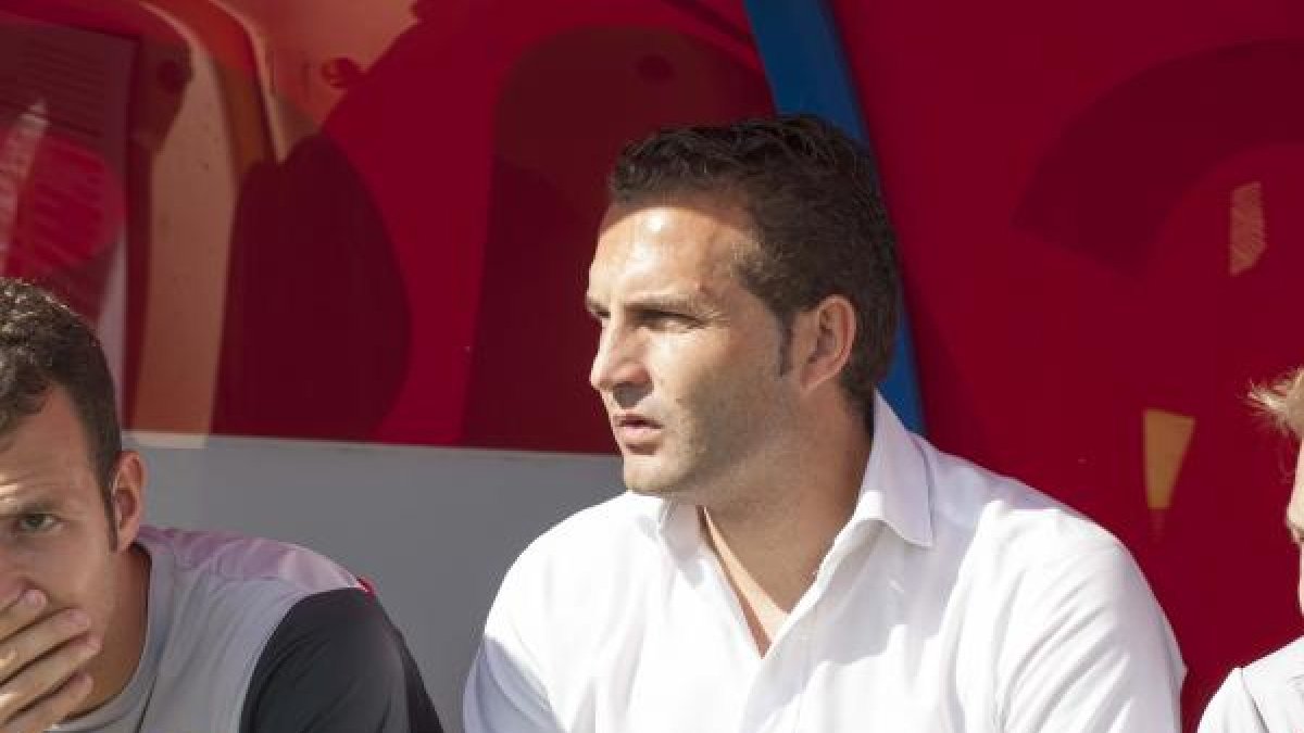 Pipo Baraja en el banquillo del Mediterráneo.