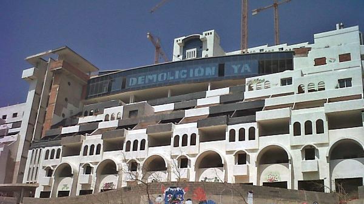 El hotel de El Algarrobico tiene los días contados