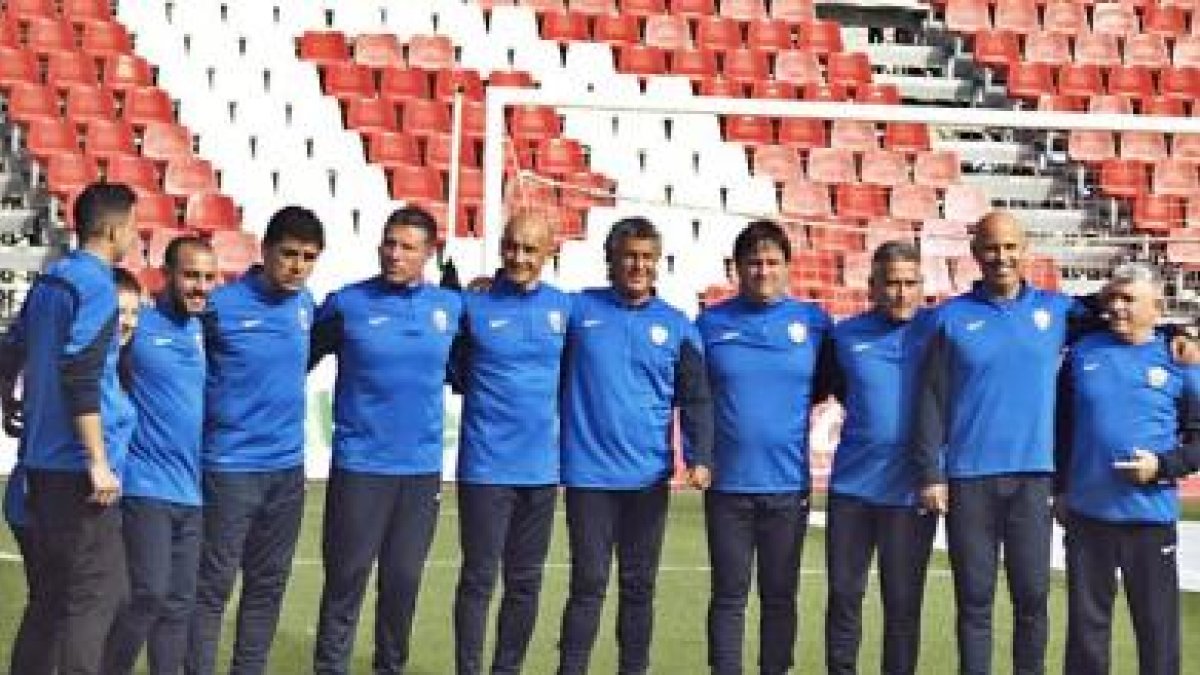 Mira que tenemos técnicos en la plantilla del Almería.