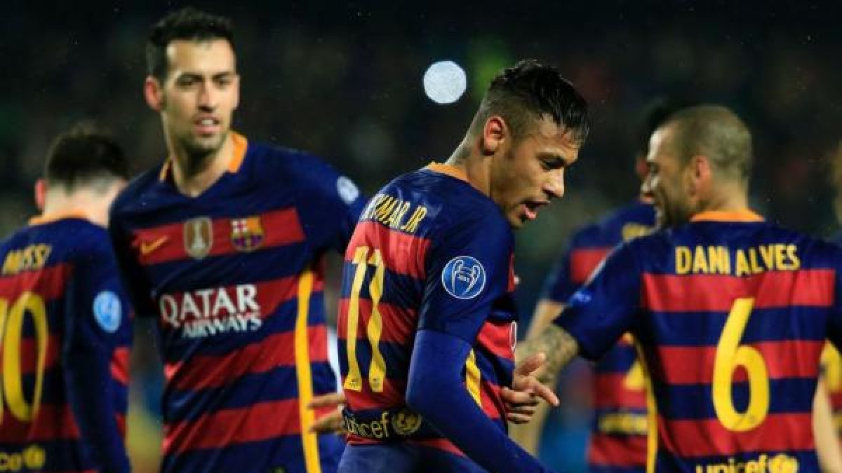 Neymar celebrando el primer gol de la noche.