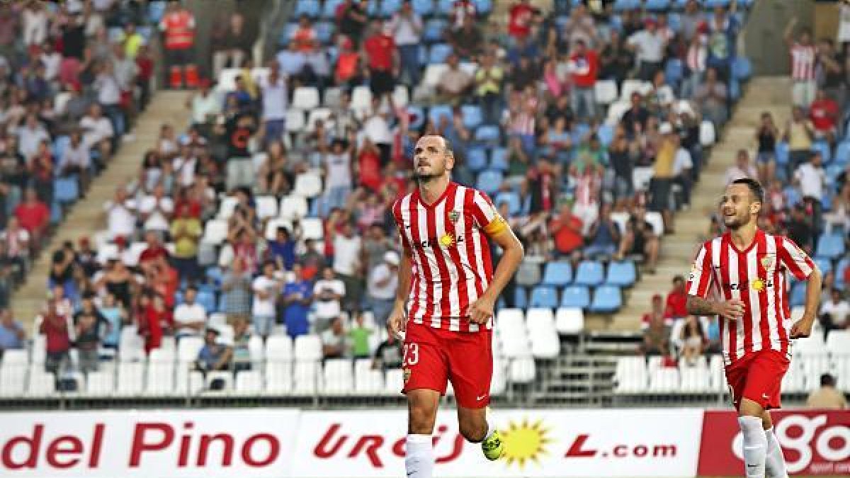 Fernando Soriano celebrando un gol al Elche en la Copa del Rey.