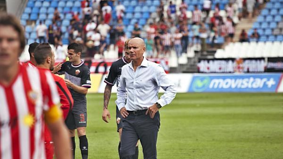Miguel Rivera quería crecer en el Almería pero su equipo echó un borrón.