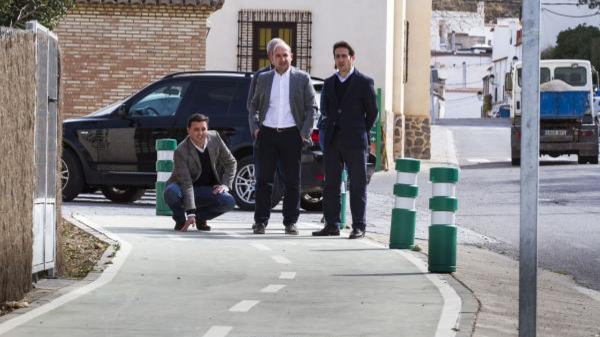 Responsables de Diputación en una de sus visitas a la provincia de Almería.