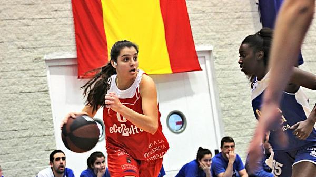 María González lanza el contragolpe.