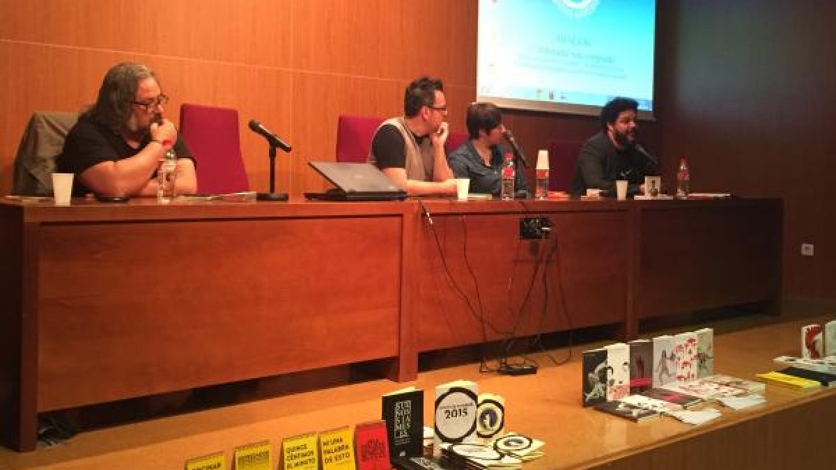 Encuentro de editores con Toño Jerez, Elena Medel y Fabio de la Flor, ayer.
