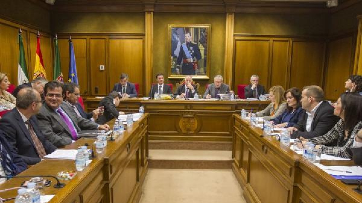 Imagen de archivo de uno de los Plenos de Diputación.