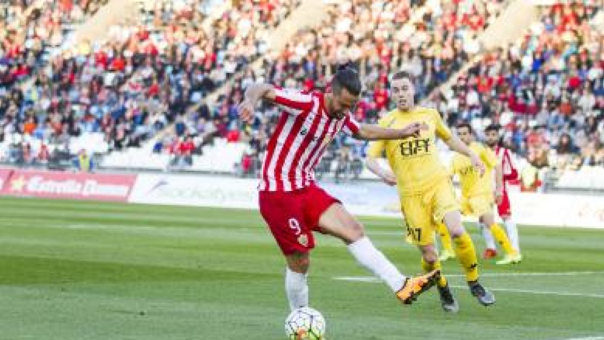 Quique González en el partido con el Girona.