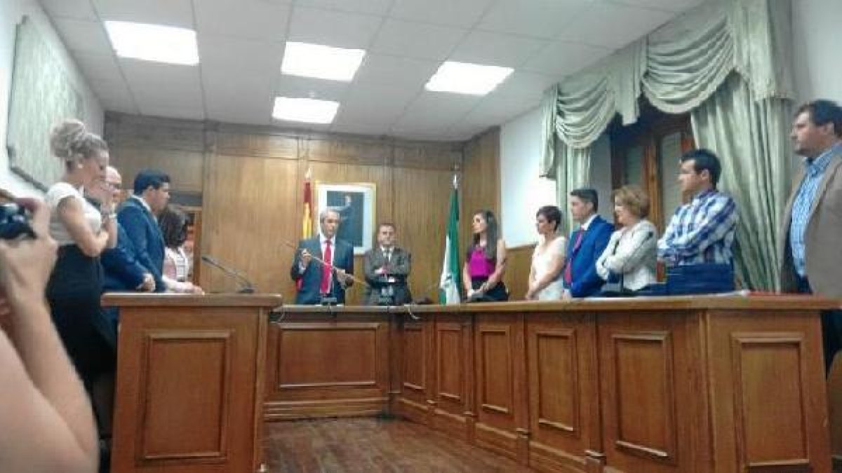 El alcalde y el resto de la Corporación daliense.