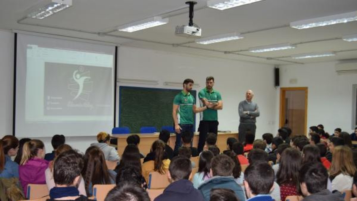 Unicaja con los niños y niñas.