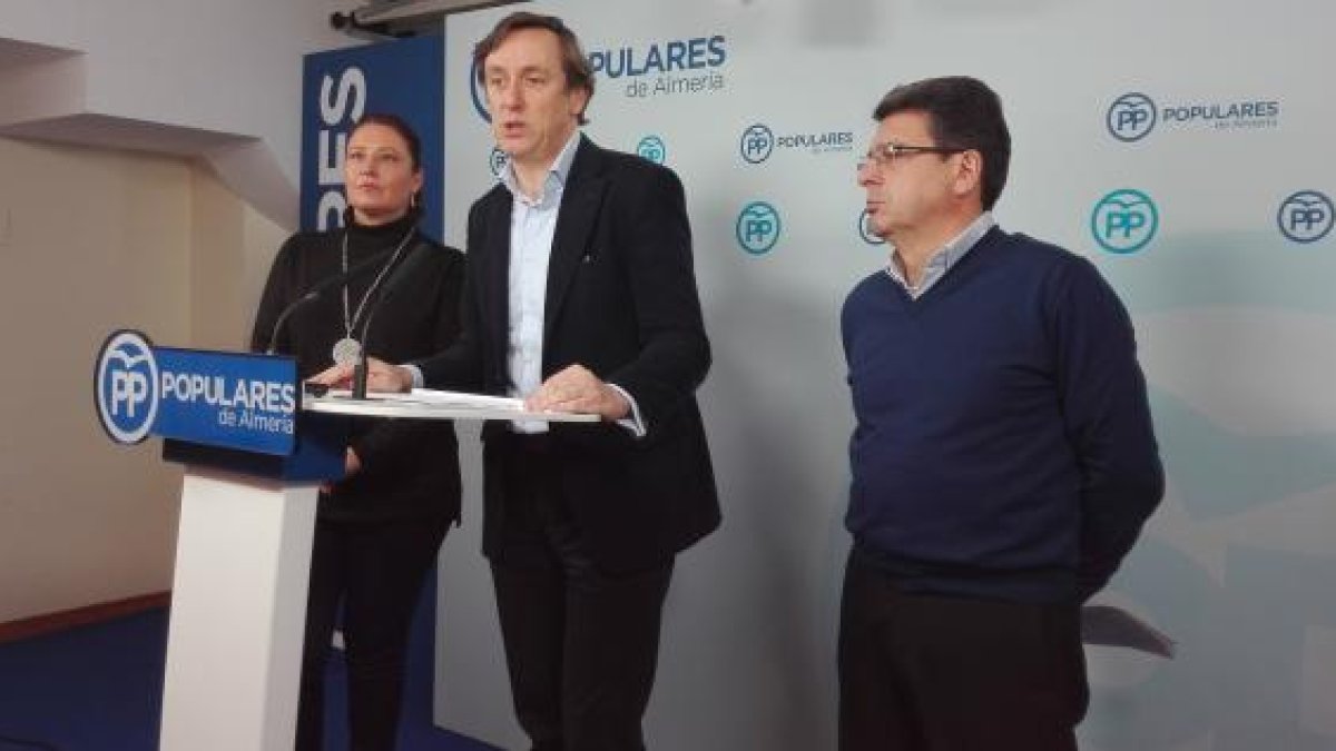 Comparecencia de los portavoces populares.