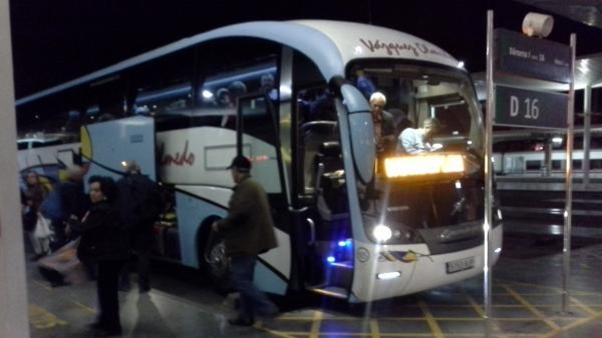 Pensionistas almerienses llegan a la Intermodal en un autocar contratado por Mundiplan.