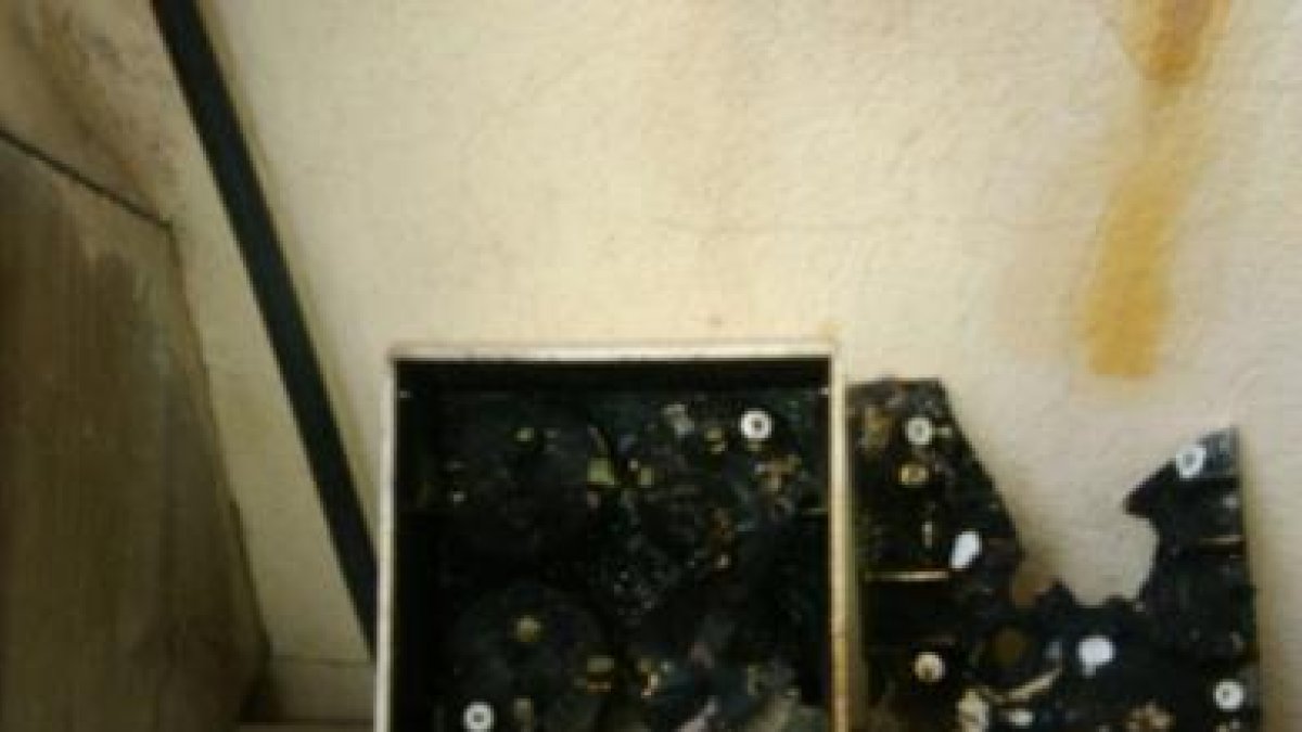 Base de enchufes calcinada
