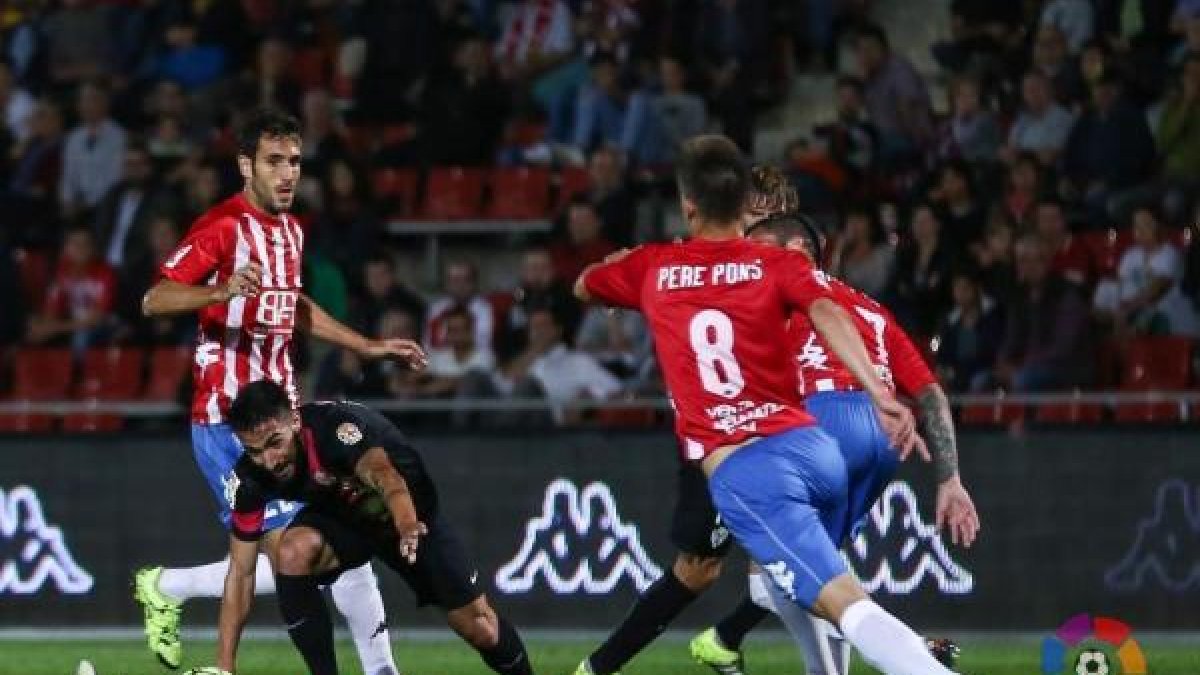 Chuli, rodeado de centrales en Montilivi.