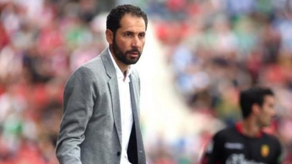 Pablo Machín en el banquillo de Montilivi.