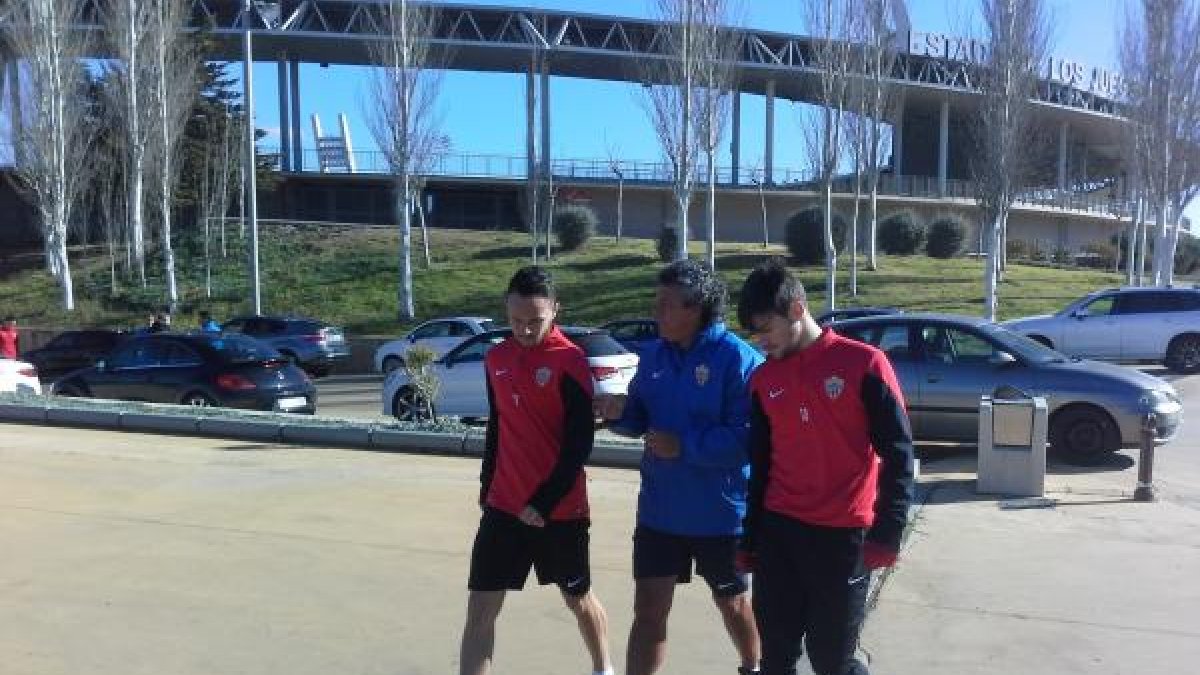 Pipo Goro con Pozo e Iván rumbo al Anexo.