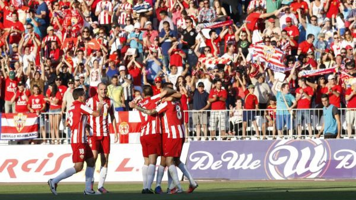 Celebrando en gol de Aleix Vidal en el Play Off.