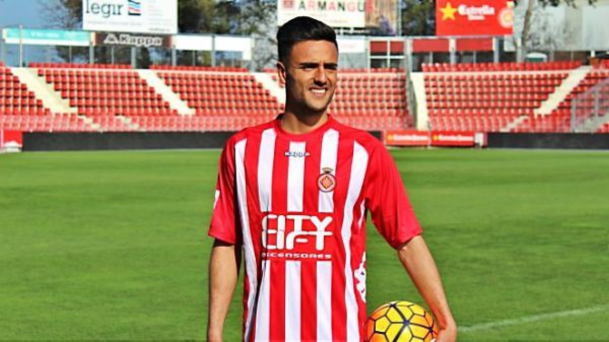Cristian Herrera con la camiseta del Girona.