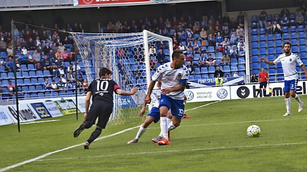 Los chispazos de Pozo al final casi le dan la victoria al Almería.