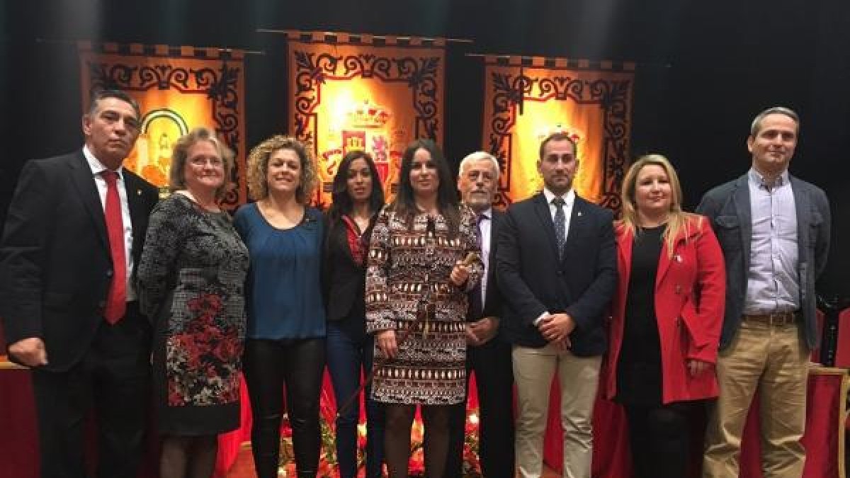 Sonia Cerdán (centro) con sus compañeros del equipo de Gobierno.