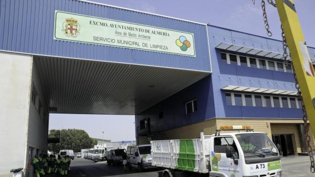 Nave del servicio de limpieza cuando la gestionaba Urbaser