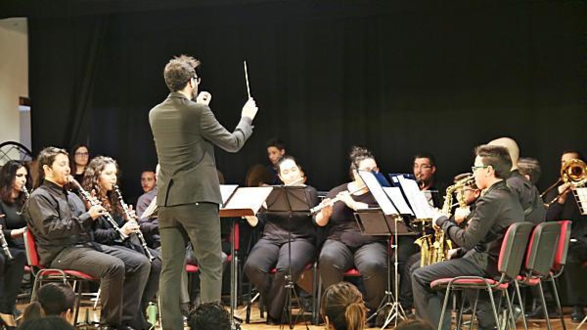 La educación musical es algo muy serio, aunque a primera vista estos profesores se lo están pasando pipa con las actividades del III Con
