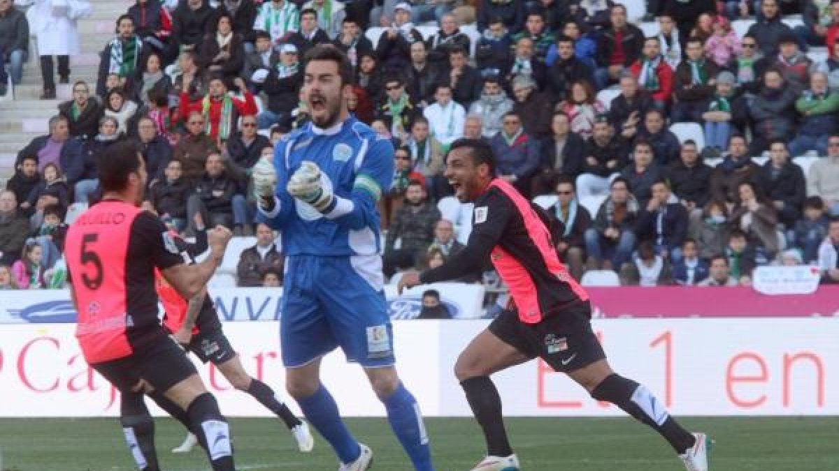 Michel marcó los dos goles en Córdoba el 7-2-2015.