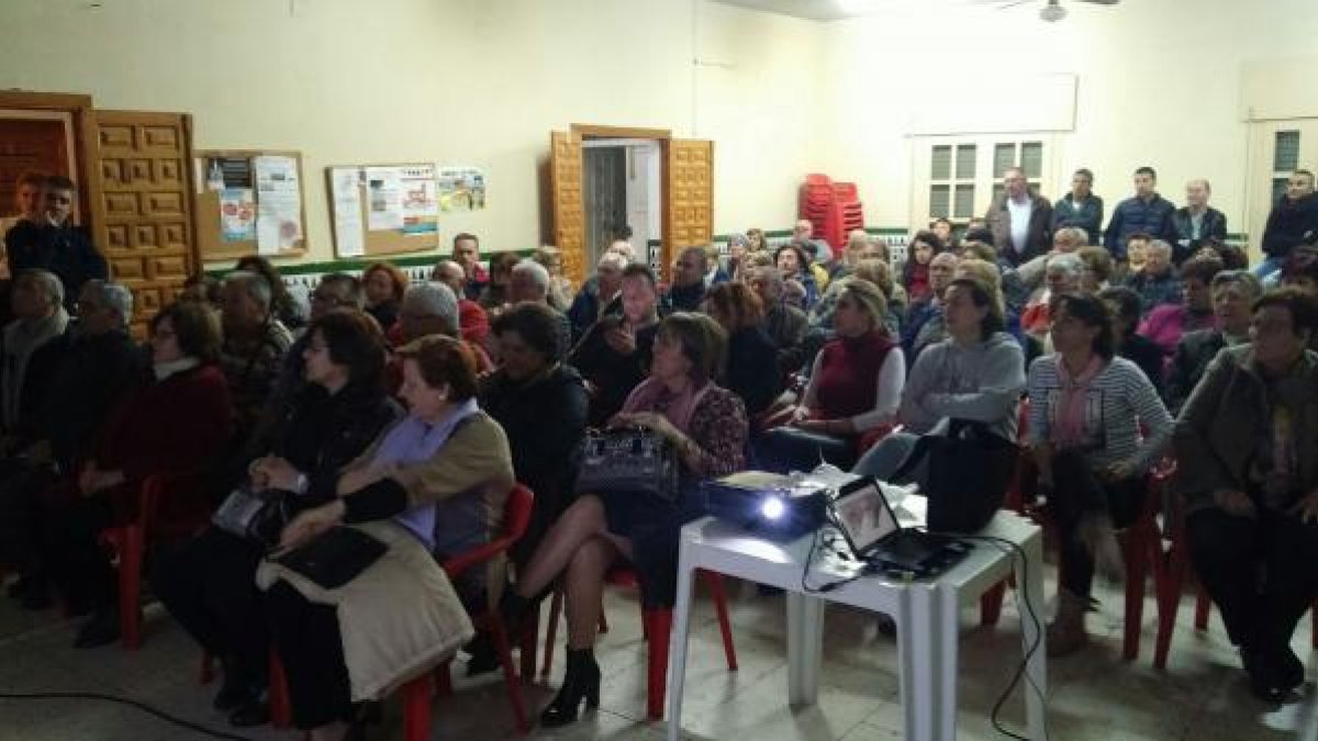 Asamblea de la Plataforma Salvemos la playa de La Cañada