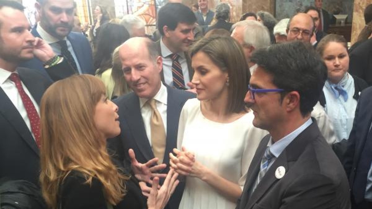 Beatriz Fernández, de ACTAYS, se dirige a la Reina Letizia.