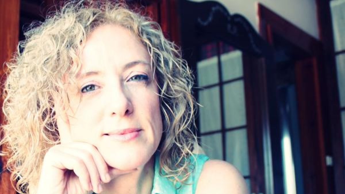 La autora Mar de los Ríos lleva su último libro hoy a Roquetas.