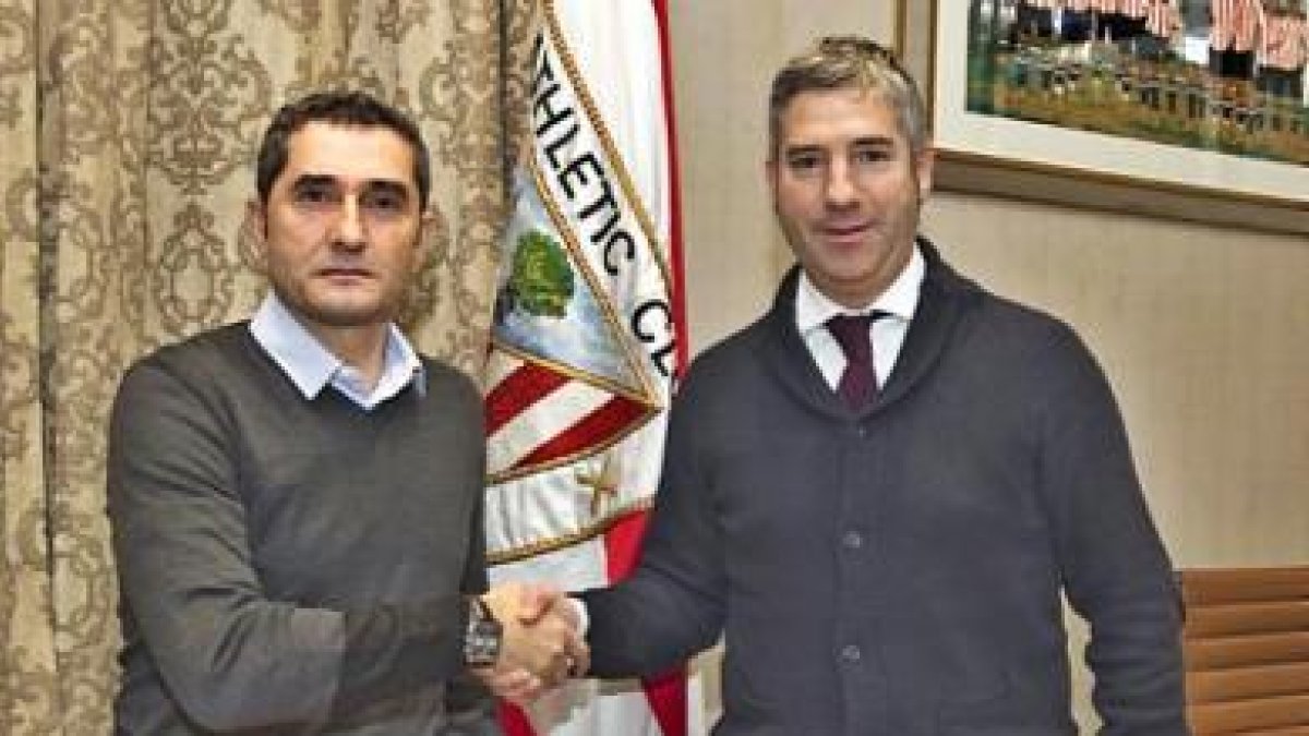 Valverde con el presidente del Athletic Urrutia.