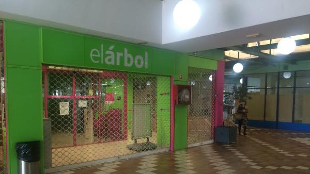 El supermercado de Oliveros está siendo remozado.