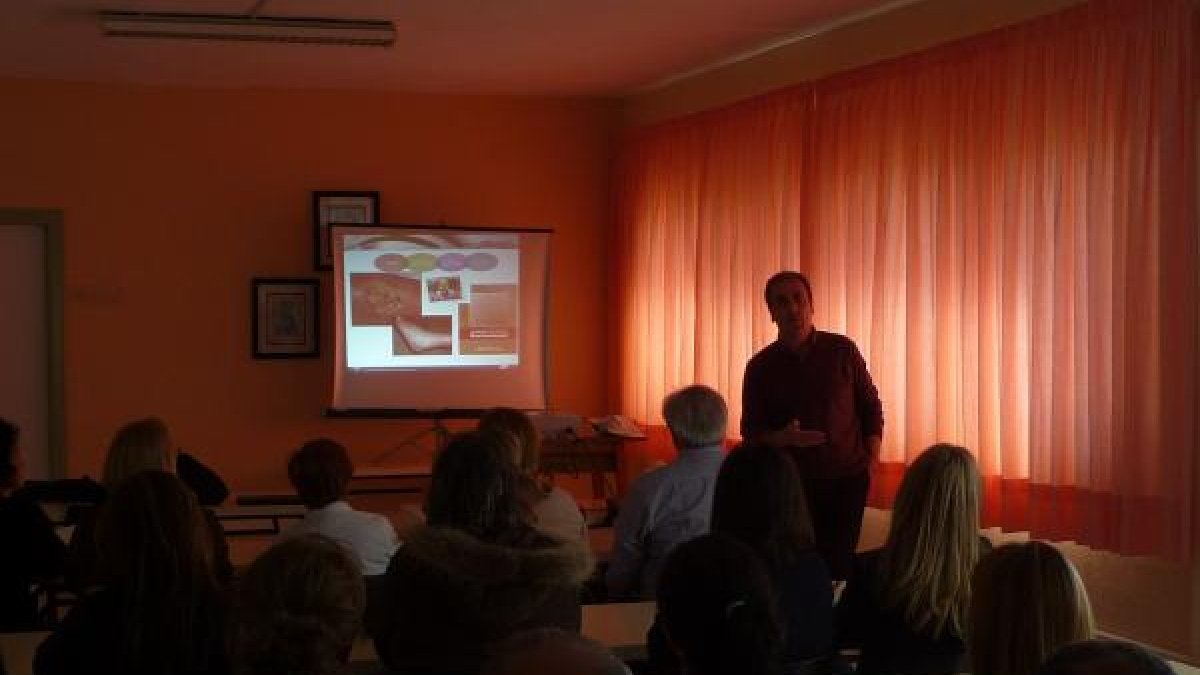 Taller de curas de heridas crónicas.