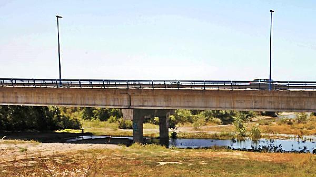 Vertidos en el río Andarax a la altura de El Puche