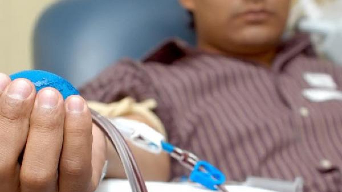 Un donante en el centro de transfusión.