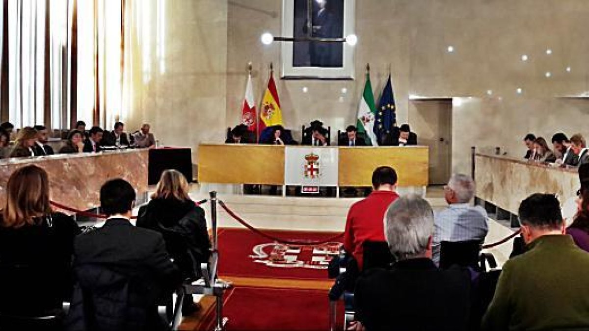 Sesión plenaria en el Ayuntamiento de Almería