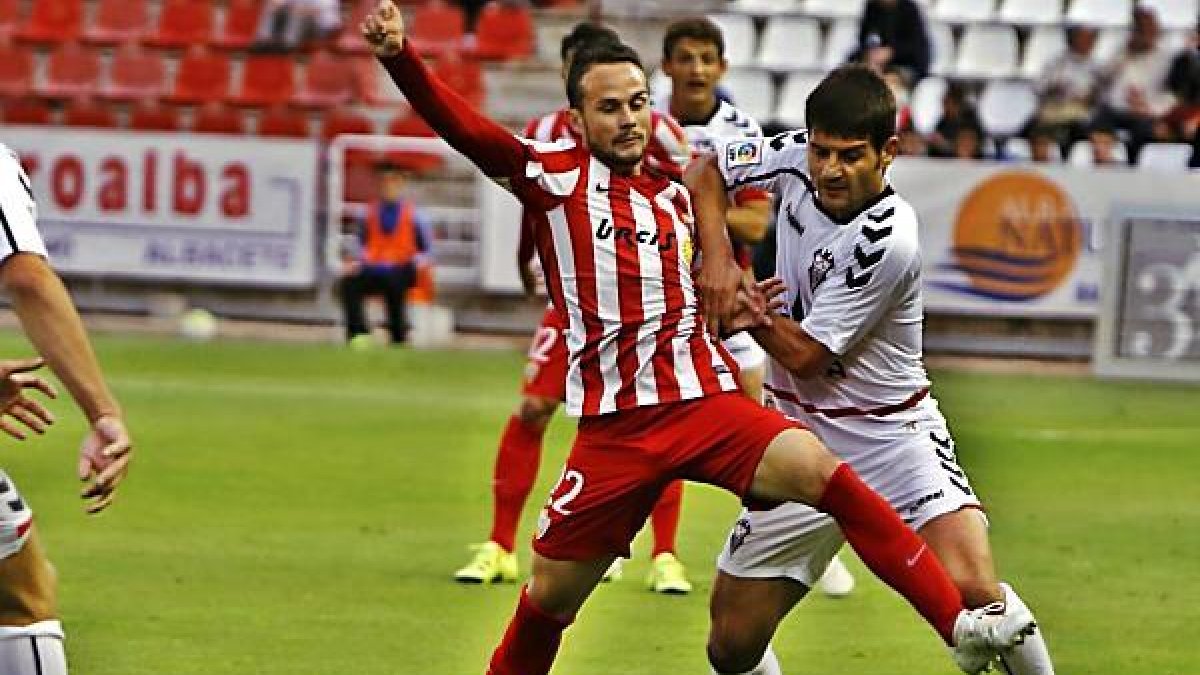 Iván Sánchez con Paredes en el partido de la primera vuelta.