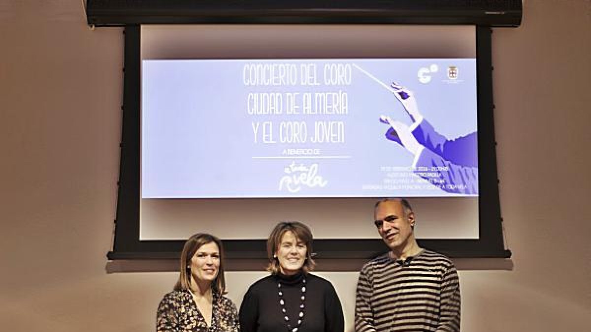 Presentación del concierto con Ana Martínez Labella, Isabel Guirao y José Mª Azurmendi.