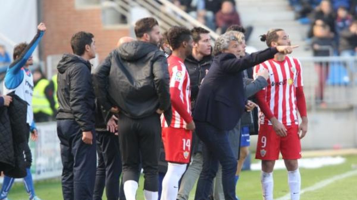 Quique González en la jugada de la polémica.