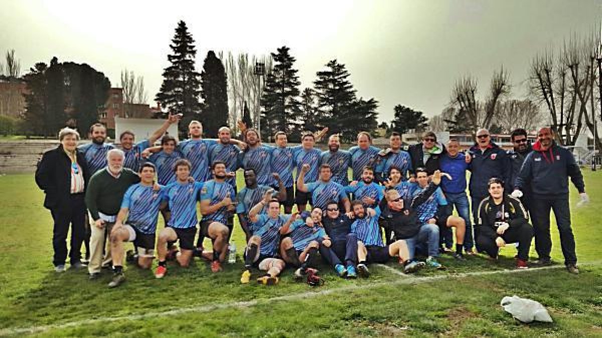 Una foto para la historia del rugby almeriense.