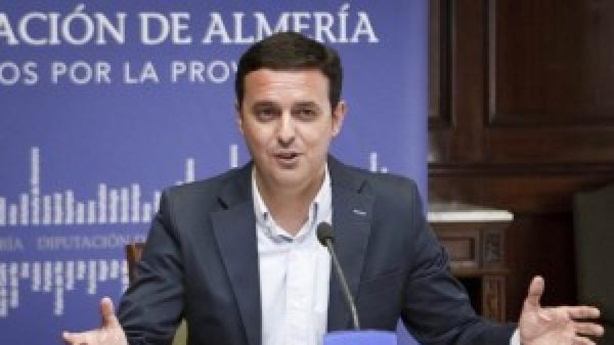 García Molina responsable del Servicio de Turismo.