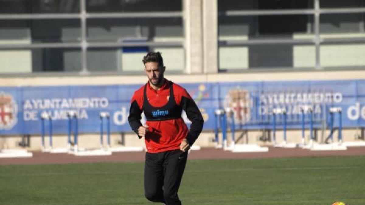 Teto Goñi es un lateral de menor recorrido.