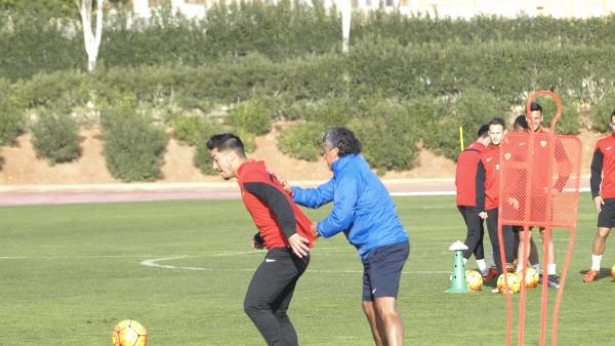 Lolo Reyes con Goro en el Anexo.